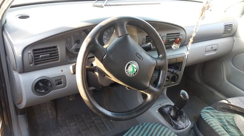 Skoda Octavia 1 1.6 benzina cod motor AEE