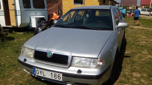 Skoda OCTAVIA 1,6 SR an 2000 la dezmembrat!!!