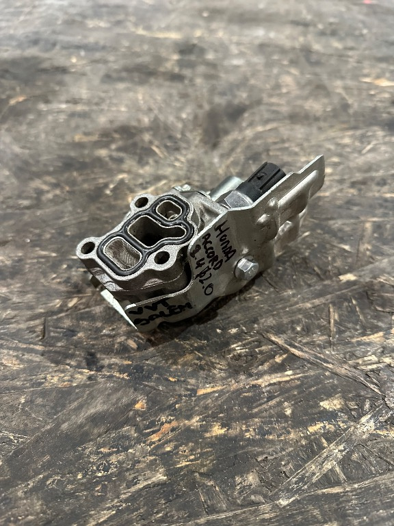 Solenoid VVT VTEC valva control ulei Honda Accord 7 CR-V Element 2.0 2.4 K20A K24A - Cod 15810-RAA-A03 - imagine 1