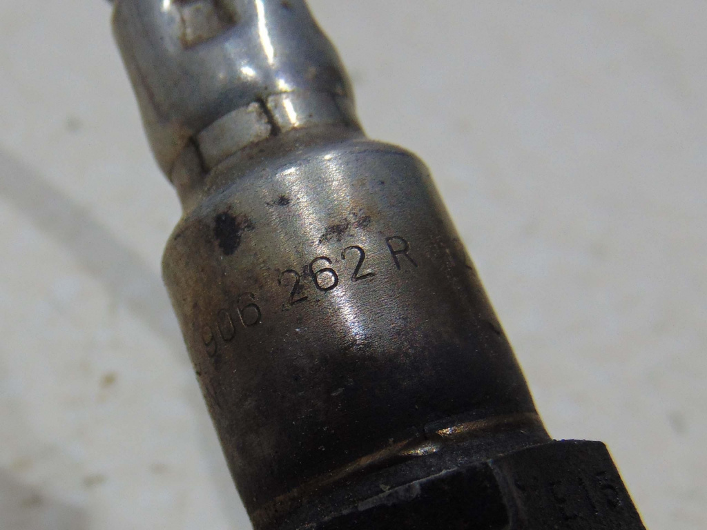 Sonda lambda 2 avand codul 03C906262R pe