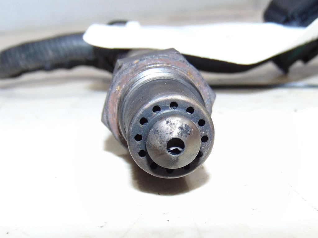 Sonda lambda avand codul 0281004018 / 77