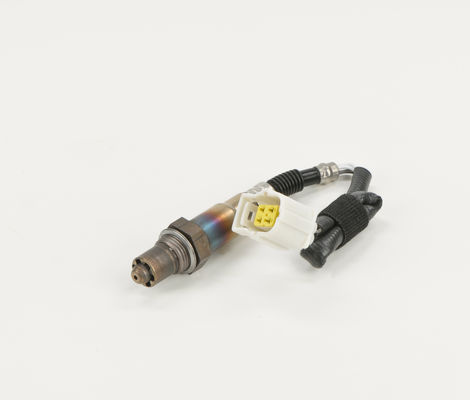 Sonda Lambda Sonda lambda numar fire 4 343mm CHEVROLET EPICA CHRYSLER GRAND VOYAGER V SEBRING VOYAGER V DODGE AVENGER CALIBER GRAND JOURNEY JEEP COMMANDER COMPASS 1.2-3.8 06.01- BOSCH 0 258 006 915