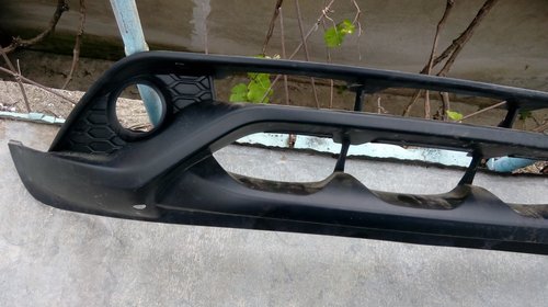 Spoiler Bara fata Nissan Juke model 2012