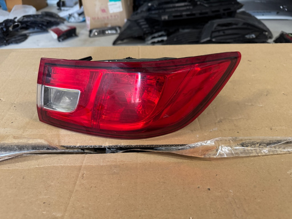 Stop dreapta aripa Renault Clio 4 2016/2017/2018/2019