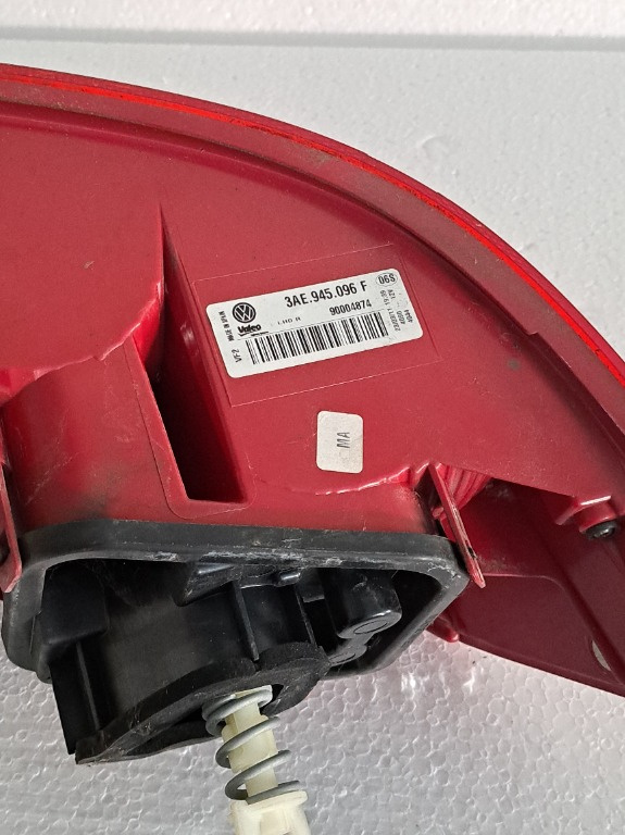 Stop dreapta caroserie VW PASSAT B7 cod 