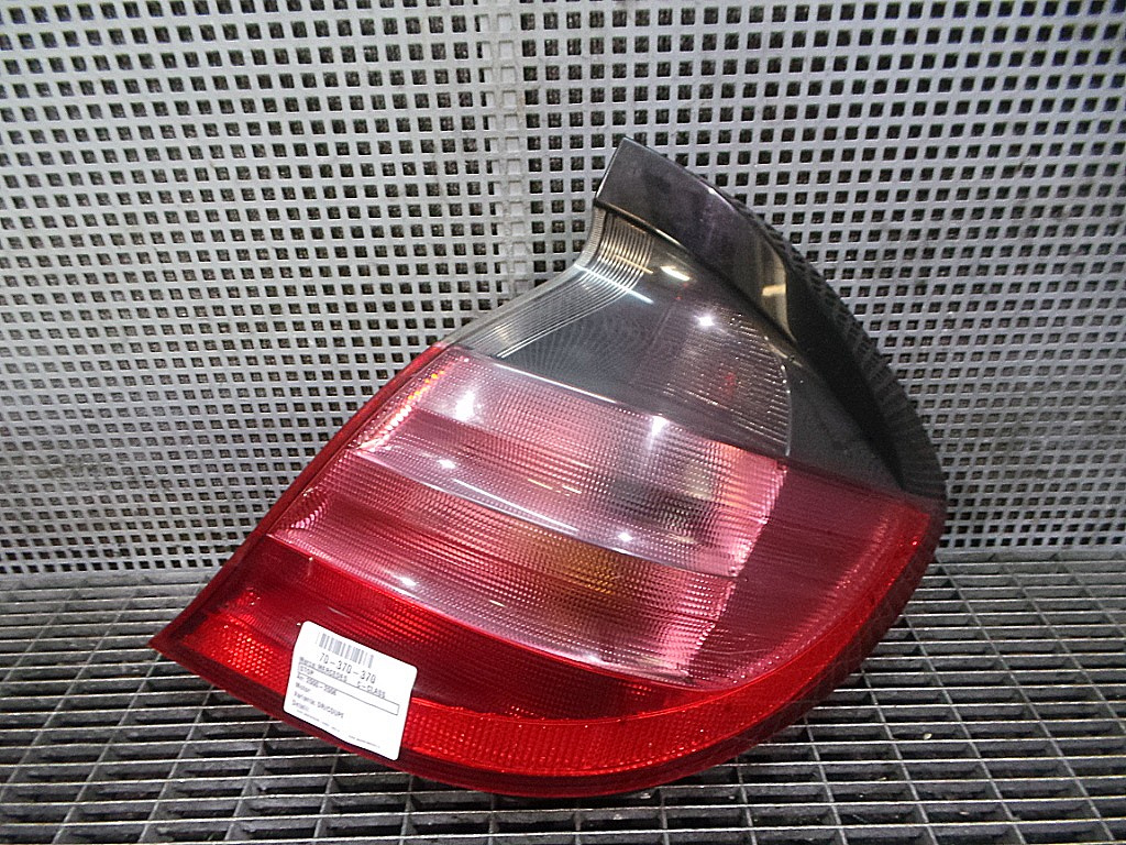 STOP DREAPTA MERCEDES C-CLASS C-CLASS - - (2000 2007)