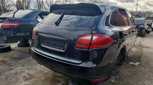 Stop dreapta pe aripa Porsche Cayenne An 2011