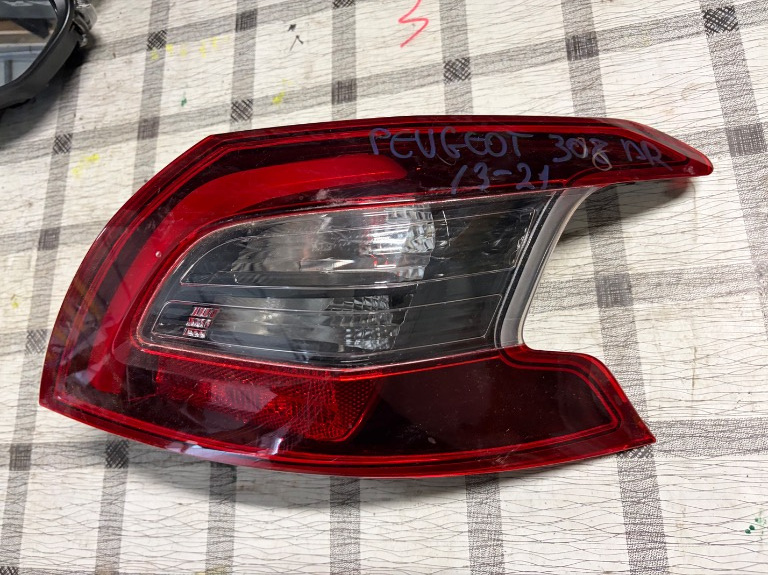 Stop dreapta Peugeot 308 LED 2013/2014/2015/2016/2017/2018/2019/2020/2021