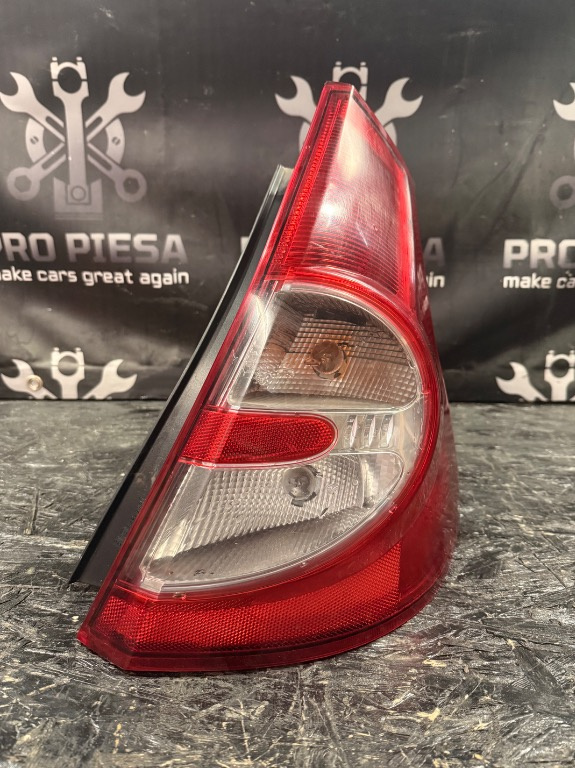 Stop dreapta spate Dacia Sandero 1 - Cod 8200 393 483 (Sandero Stepway) - imagine 1