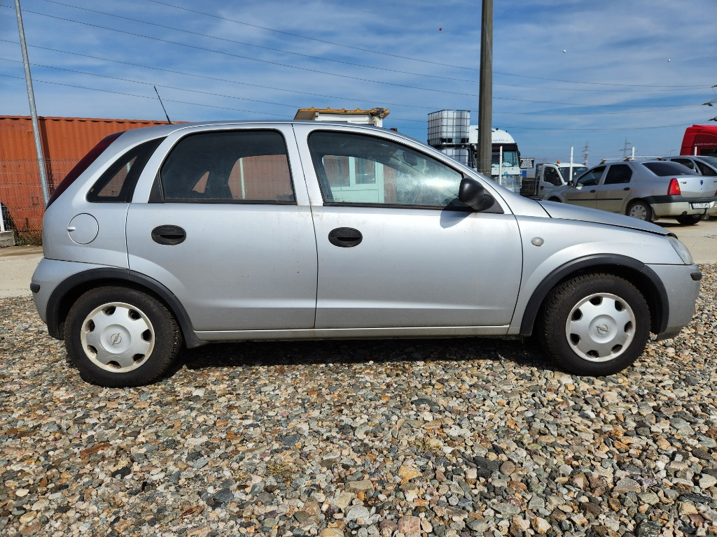 Stop dreapta spate Opel Corsa C 2006 Hat
