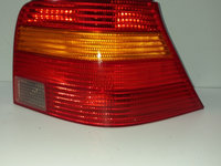 Stop (lampă spate) dreapta VW Golf 4hatchback, cu semnalizare galbenă, an fabricatie 2002