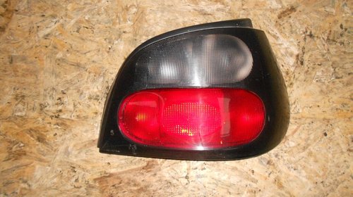 STOP / LAMPA DREAPTA RENAULT MEGANE 1 FAB. 19