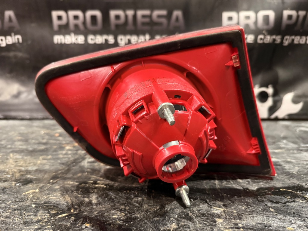 Stop lampa marsarier Volkswagen passat B6 - imagine 2