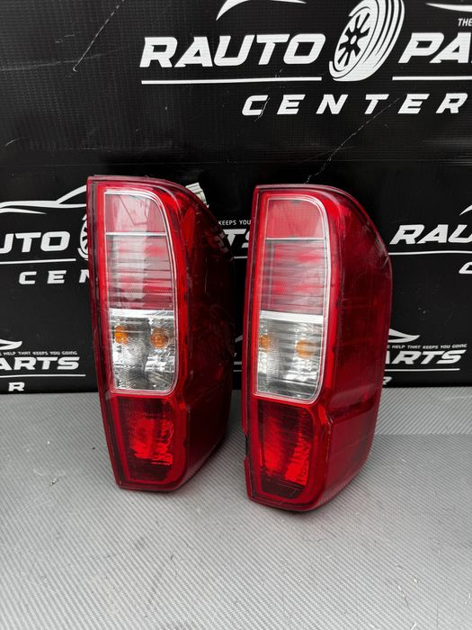 Stop/Lampa stanga Nissan Navara 2005-2010