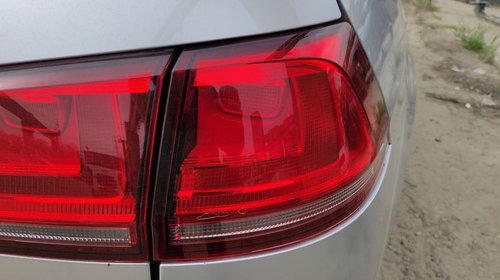 Stop Lampa Tripla Dreapta Aripa Caroserie VW 
