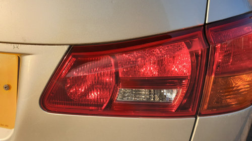 Stop Lampa Tripla Dreapta de pe Haion Lexus X
