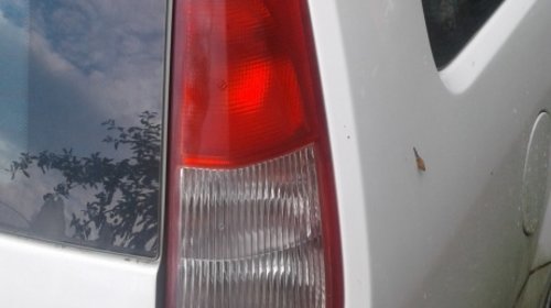 Stop Lampa Tripla dreapta Ford Mondeo 3 Combi