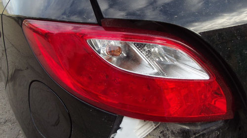 Stop Mazda 2 an 2008-2014 stopuri spate lampa