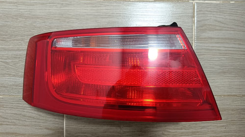 Stop spate stanga lampa Audi A5 Audi S5 B8 2007-2011 8T0945095