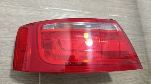 Stop spate stanga lampa Audi A5 Audi S5 B8 2007-2011 8T0945095