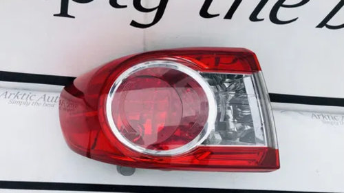 Stop stânga pe aripa Toyota Corolla berlina după 2009 original