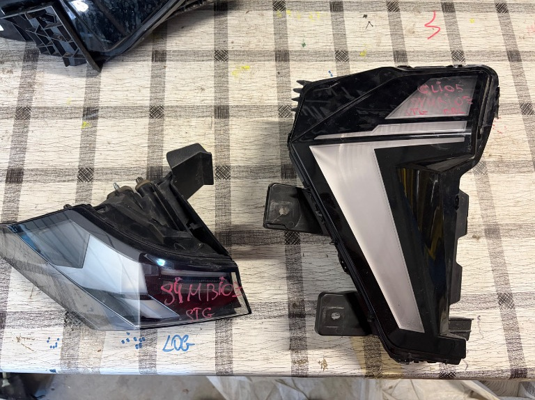 Stop stanga aripa / DRL stanga Renault SYMBIOZ Clio 5 2024/2025/2026