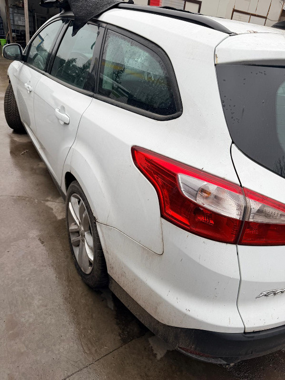 STOP STANGA ARIPA FORD FOCUS 3 BREAK FARA LED