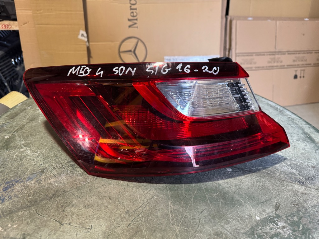 Stop stanga aripa Renault Megane 4 SEDAN 2016/2017/2018/2019/2020