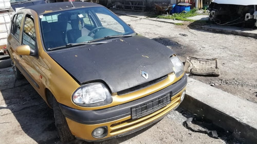 Stop stanga Renault Clio 2 Hatchback 1.4 benzina 8v (E7J780), an 1998