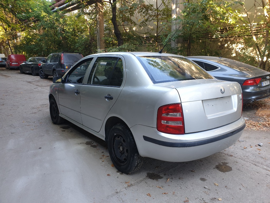 Stop stanga spate Skoda Fabia 2003 Berlina 1.2 HTP - imagine 1