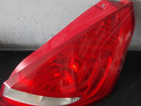 Stop tripla lampa dreapta ford fiesta 6 cb1 ccn 8a6113404