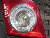 Stop tripla lampa dreapta spate portbagaj Volkswagen Jetta 2007