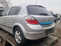 Stop tripla spate Opel Astra H hatchback