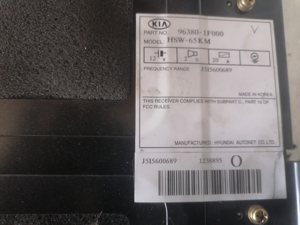 Subwoofer + amplificator Kia cod 96380 1F000 cod 96370 1F000