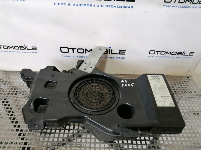 Subwoofer Audi A3 8P: 8P4035382 [Fabr 2003-2010] sh de vanzare cu ...