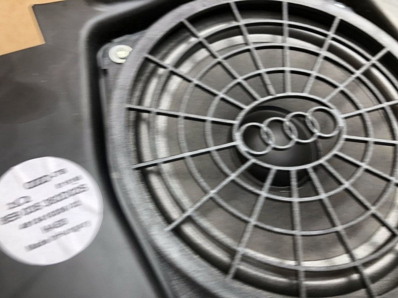 Subwoofer Audi A4 B7 combi 8E9035382D 8E