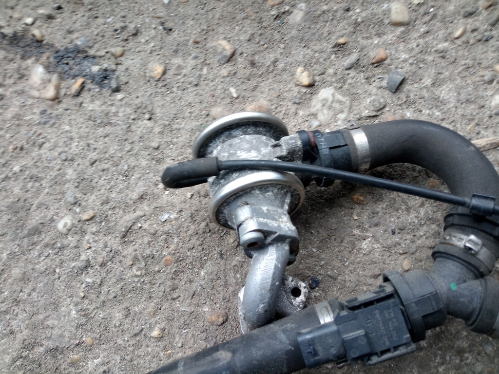 Supapa Valva Egr Audi A5 S5 RS5 A6 RS6 A