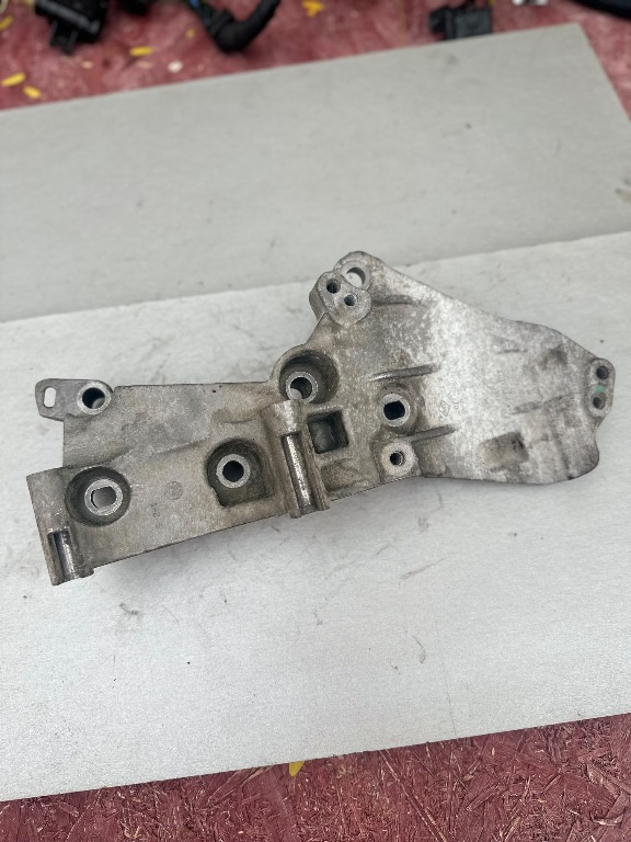 Suport accesorii Dacia Logan 2 1.5 DCI cod 8200669