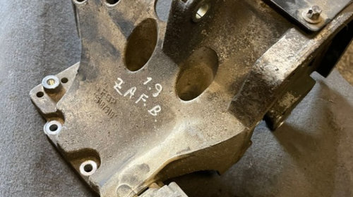 Suport accesorii motor Opel Zafira B 1.9 dies