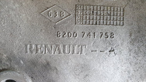 Suport accesorii original Renault Koleos 2.0 dci cod piesa : 8200741758