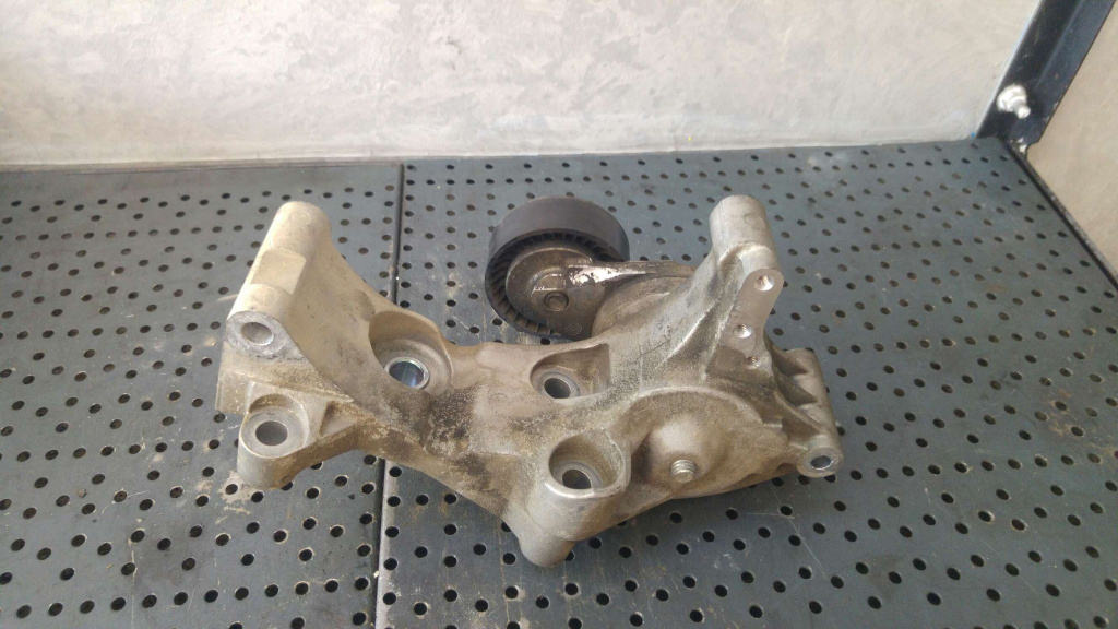 Suport alternator 1.7 cdti opel mokka 55
