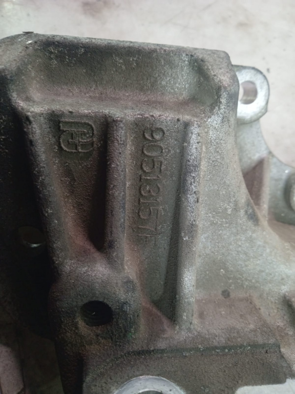 Suport alternator 90513157f 2.8 crdi vm6