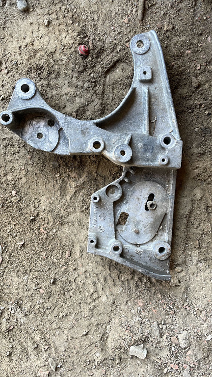 SUPORT ALTERNATOR FIAT STILO 1.9 JTD 2001-prezent COD 55180836