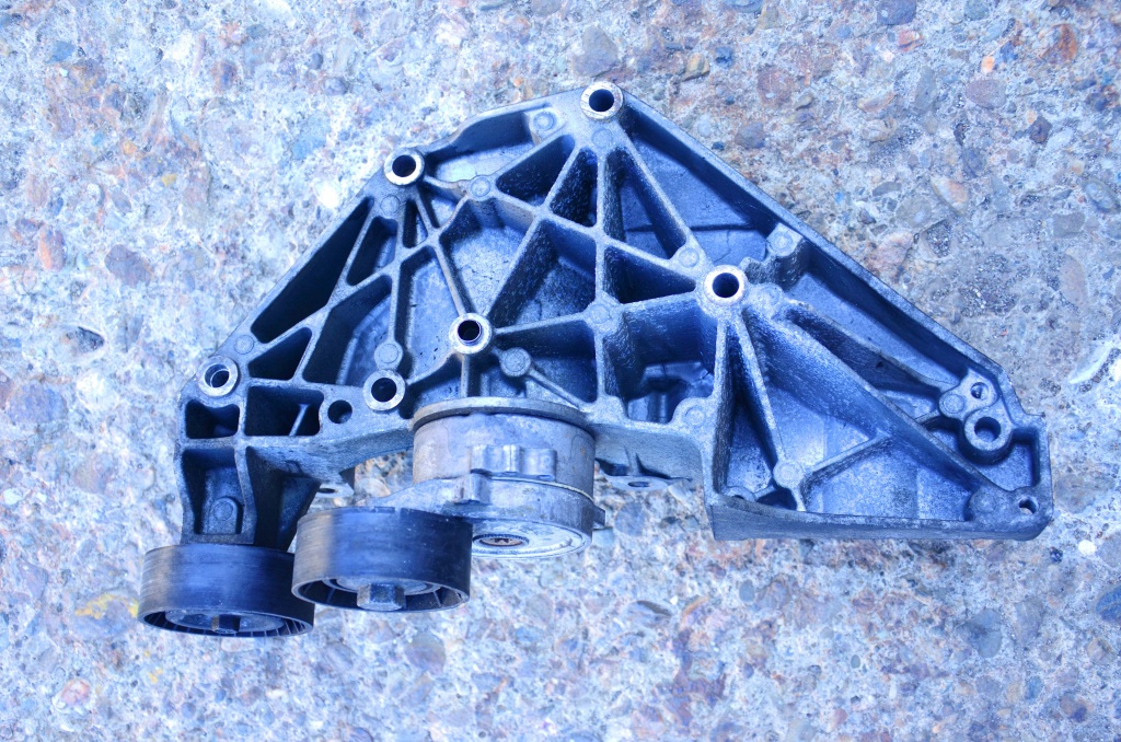 SUPORT ALTERNATOR + SERVO MONDEO MK4 2.0