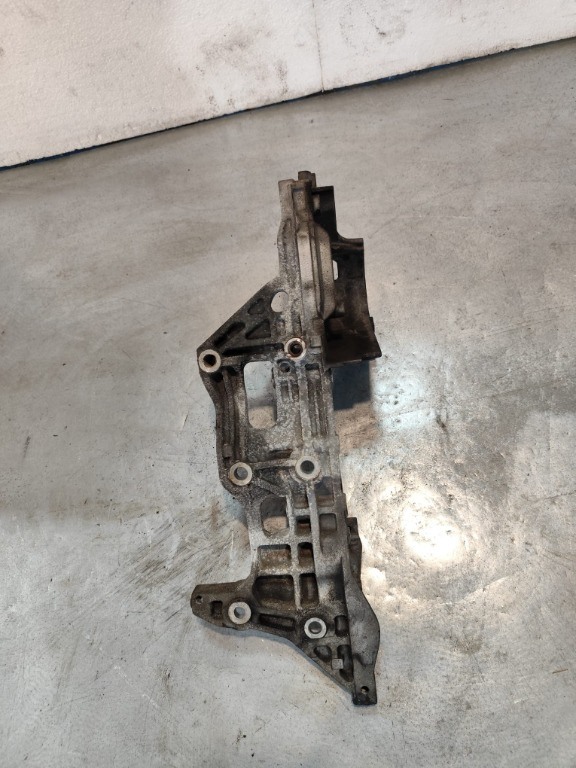 Suport alternator VW Caddy IV 2.0 TDI 75