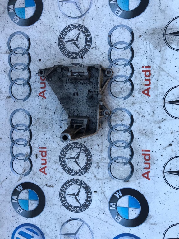 Suport alternator VW Touareg 7l 2.5 070 903 143 c