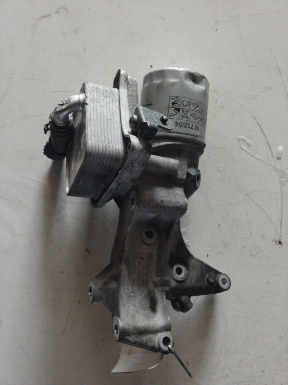 Suport aluminiu filtru ulei Seat Leon an 2011 cod piesa 03F903143H
