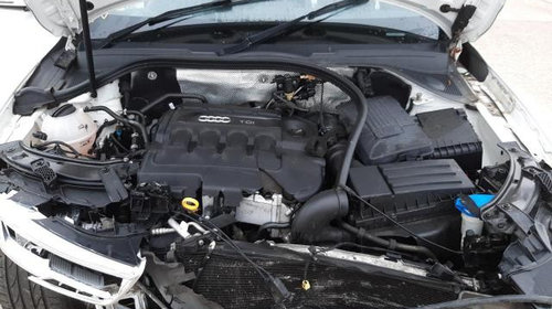 Suport bara spate centru Audi Q3 8U [facelift] [2014 - 2020] Crossover 2.0 TDI S tronic quattro (184 hp)