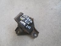 Suport cutie viteze (fata-jug) Hyundai Tucson 2.0 CRDI 113cp 4x4 motor D4EA 2005 2006 2007 2008 2009