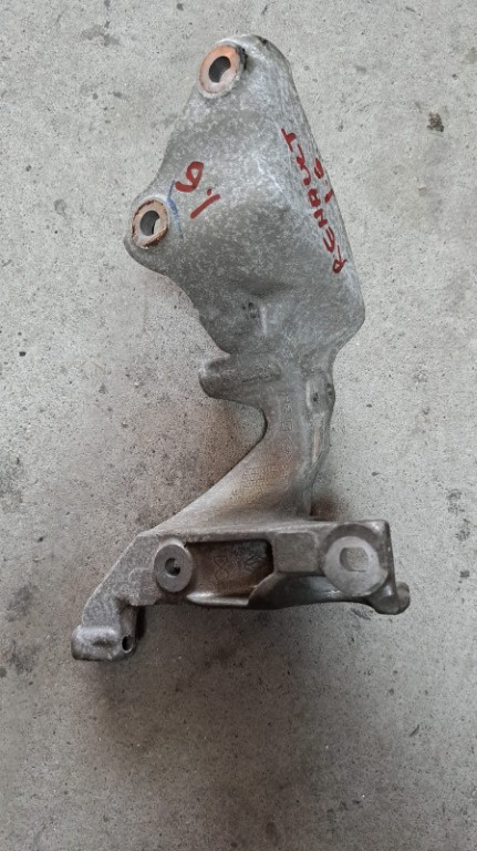 Suport Egr Mercedes C Class W205 1.6 dci 2017 cod oe suport A6261410040 mercedes/renault